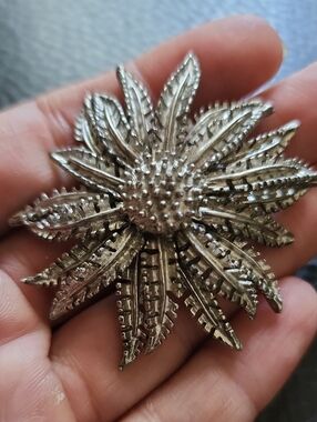 VTG Silver Floral Statement Brooch - Women Accessories